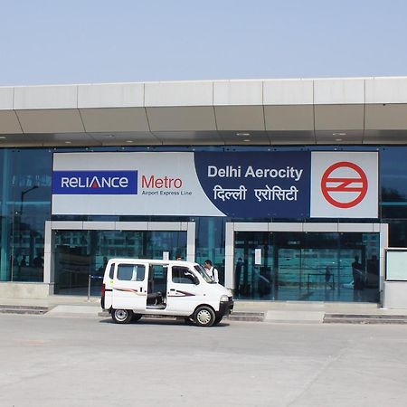 Airport Hotel Edge Home Stay Neu-Delhi Exterior foto