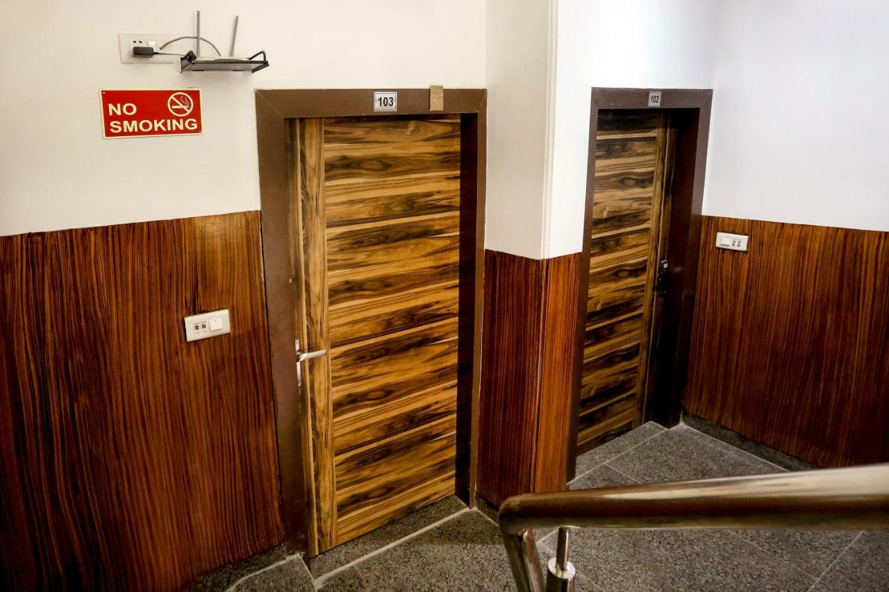 Airport Hotel Edge Home Stay Neu-Delhi Exterior foto